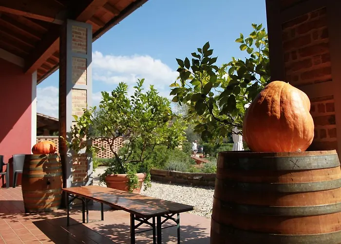 Podere Calledro مزرعة للإقامة نارني